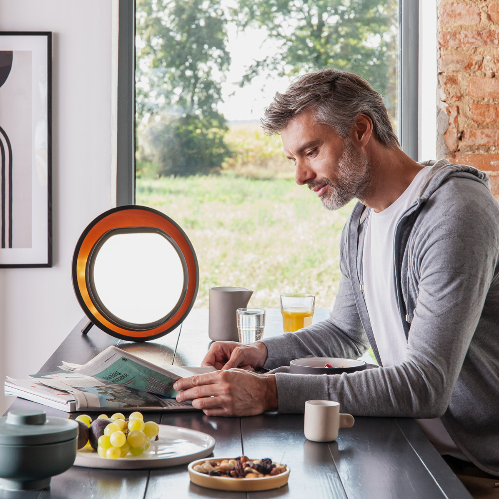 Halo – a multifunctional 10,000 lux light therapy lamp with Day and Evening modes