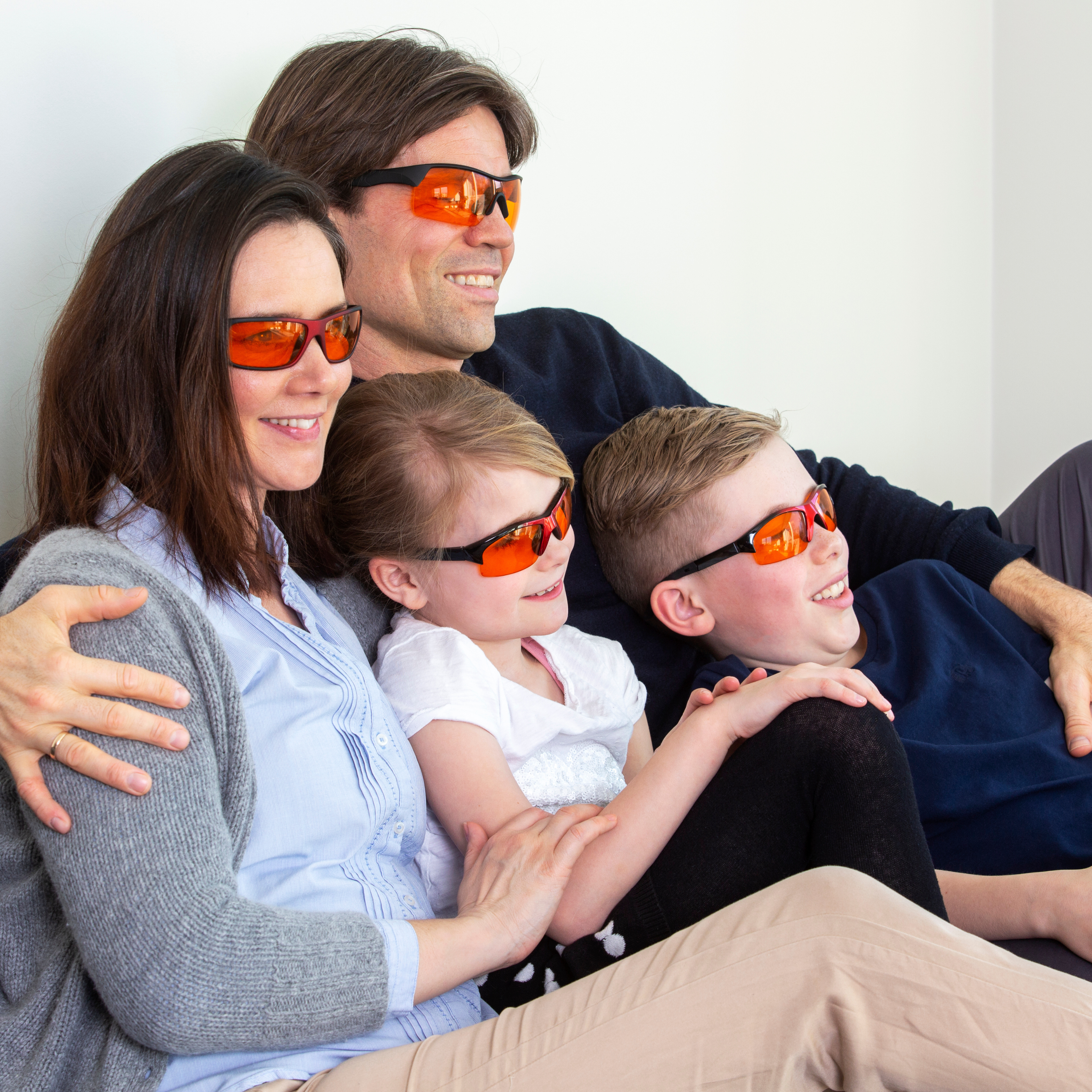 MelaMedic® COPENHAGEN III – medical blue light blocking glasses for children (6-11 years) for healthy sleep and a peaceful evening