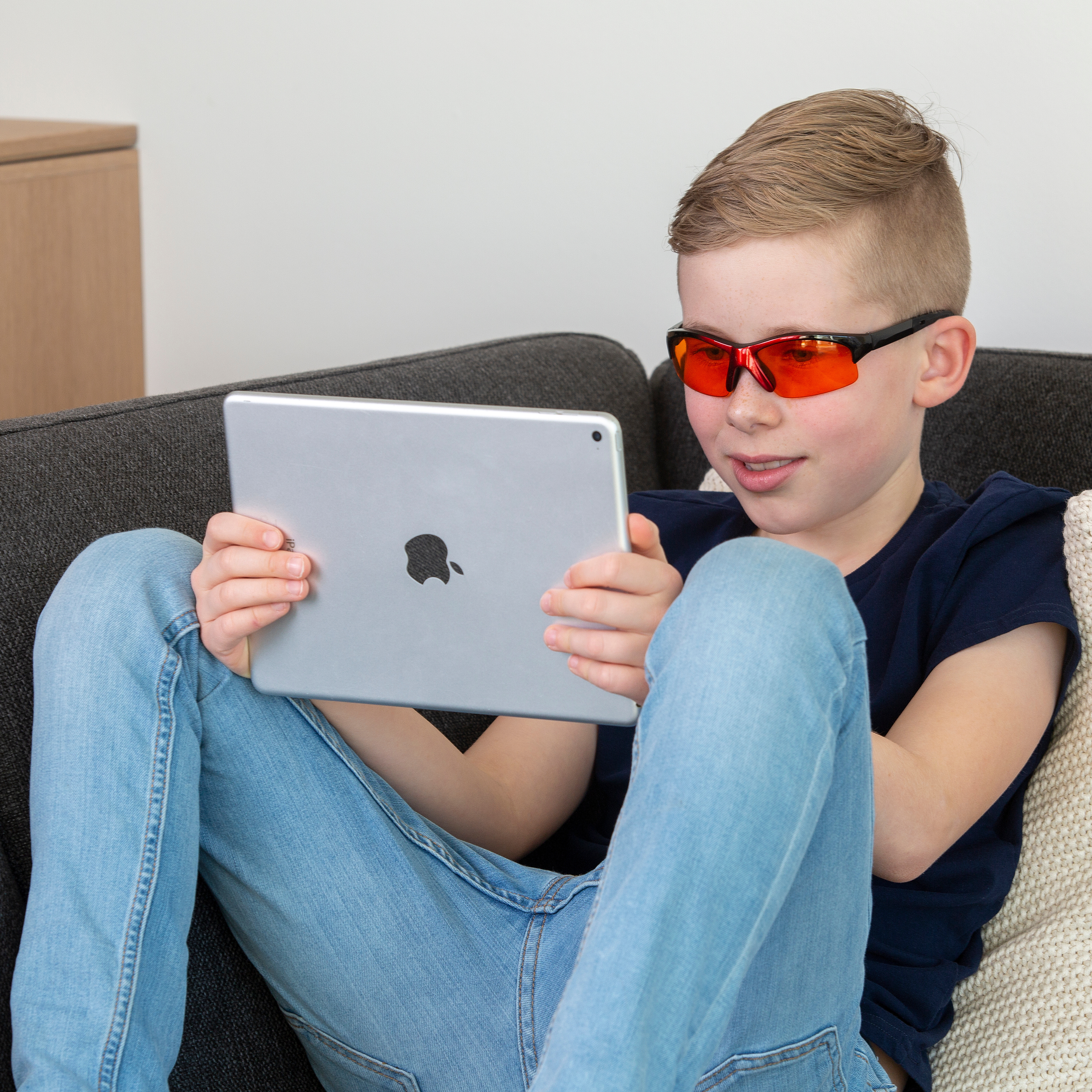 MelaMedic® COPENHAGEN III – medical blue light blocking glasses for children (6-11 years) for healthy sleep and a peaceful evening