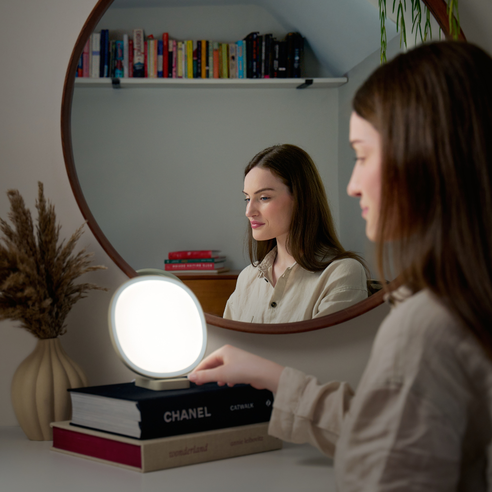 Dash – daylight quality for your workspace: 10,000 lux, CRI 95+ and ultra-natural broad spectrum lighting