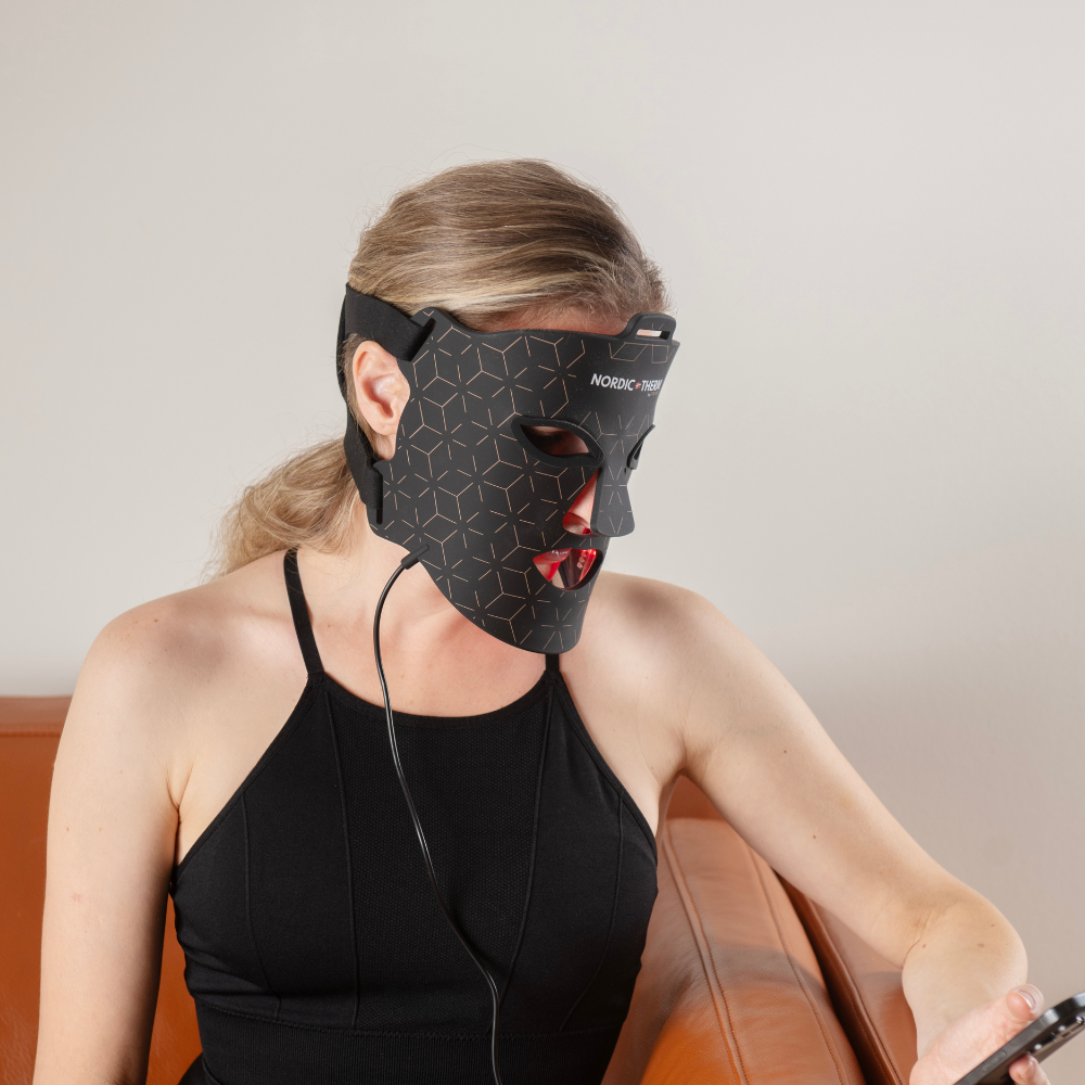 Nordic Therm® nelja lainepikkusega LED-valgusteraapia mask sinise ja kollase valgusega