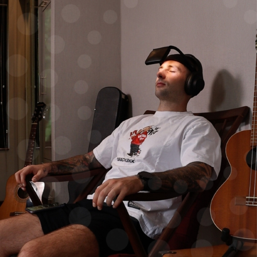 neuroVIZR® - a light and sound device to improve cognitive and emotional health