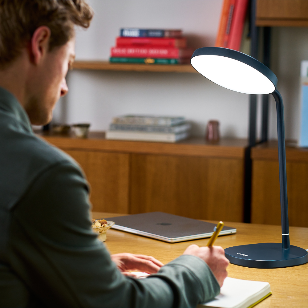 Task – 10,000 lux therapy lamp with CRI 95+ daylight spectrum, adjustable angle and ergonomic design