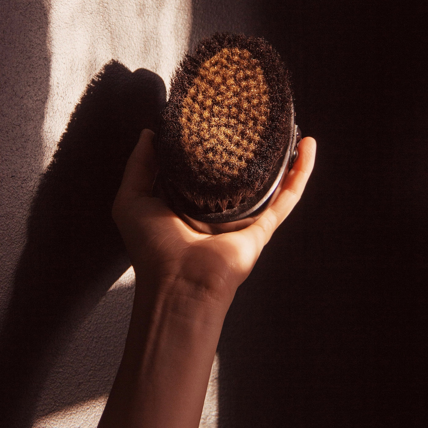 HigherDOSE® Charging Copper Body Brush